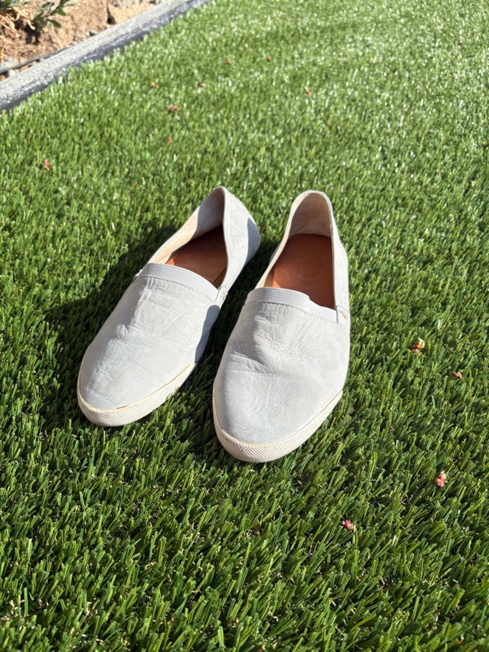 Sought-after Frye Melanie slip-on style- Sz 9 - Picture 7 of 7